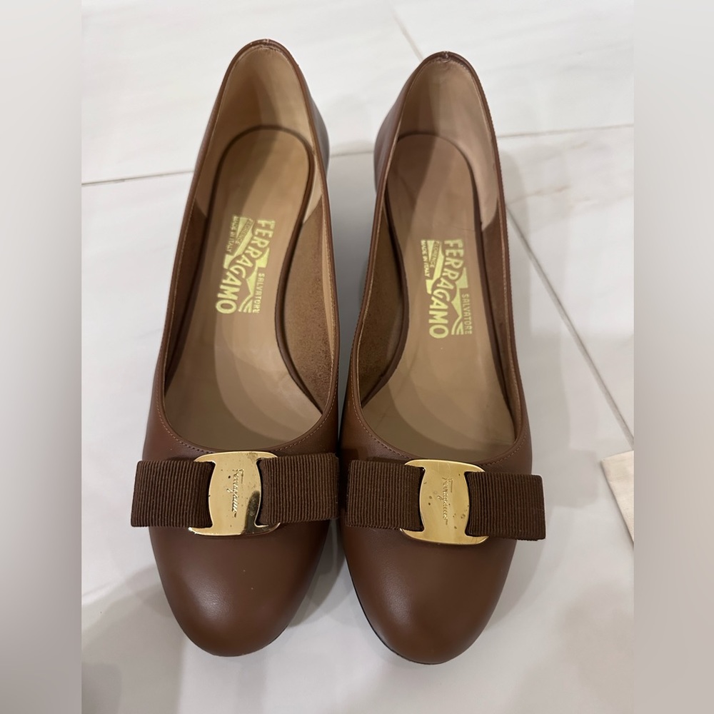 Salvatore Ferragamo Vara 3cm heels brown shoes